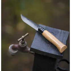 Couteau OPINEL Chêne BLACK N°8 à lame noire 8.5cm dans son plumier