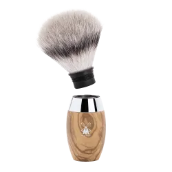 Blaireau Muhle collection Kosmo, brosse en fibre synthétique argentée, monture en olivier