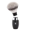 Blaireau Muhle collection Kosmo, brosse en fibre synthétique argentée, monture en chêne fossilisé