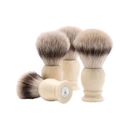 Blaireau Muhle collection Classic, brosse en fibre synthétique argentée, monture en résine ivoire