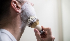 Utiliser son blaireau de rasage par le spécialiste le-comptoir-du-barbier.fr
